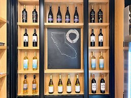 Oxford Suites Redding