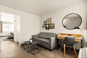 Oxford Suites Redding