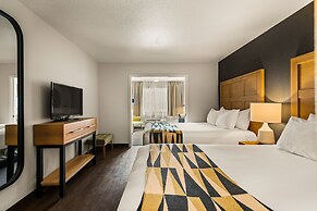 Oxford Suites Redding