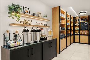 Oxford Suites Redding