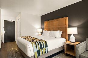 Oxford Suites Redding