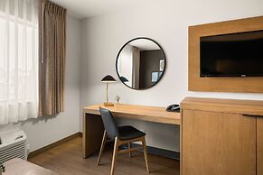 Oxford Suites Redding