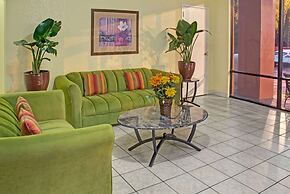 Days Inn by Wyndham Cocoa Cruiseport West At I-95/524