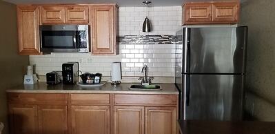 Days Inn by Wyndham Cocoa Cruiseport West At I-95/524