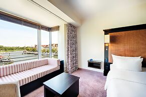 Radisson Blu Senator Hotel