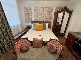 Grand Museum Hotel, BW Signature Collection