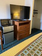 Harrisonville Inn & Suites
