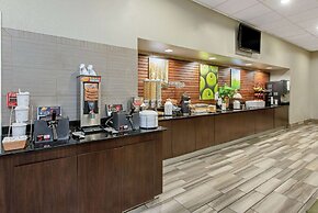 La Quinta Inn & Suites by Wyndham New Orleans Airport