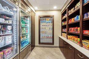 La Quinta Inn & Suites by Wyndham New Orleans Airport