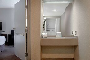 Ramada Plaza by Wyndham Calgary Downtown