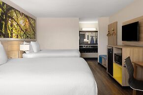 Days Inn & Suites by Wyndham Byram