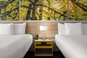 Days Inn & Suites by Wyndham Byram