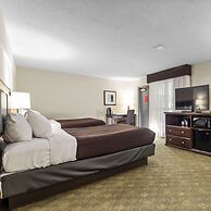 Travelodge by Wyndham Saskatoon
