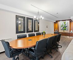 Travelodge by Wyndham Saskatoon