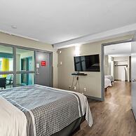 Travelodge by Wyndham Saskatoon