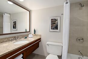 DoubleTree by Hilton Pittsburgh - Green Tree