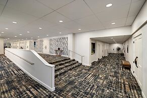 DoubleTree by Hilton Pittsburgh - Green Tree