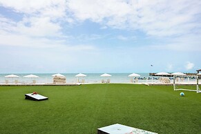 Casa Marina Key West, Curio Collection by Hilton