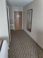 Baymont by Wyndham Madison Heights Detroit Area