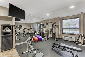 Best Western Plus Rose City Suites