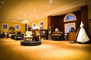 Best Western Plus Rose City Suites