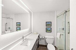 Comfort Inn & Suites Durham near Duke University