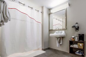 Red Roof Inn PLUS+ Dallas – Addison