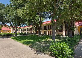 Red Roof Inn PLUS+ Dallas – Addison