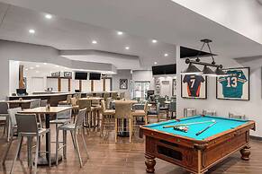 Doubletree by Hilton Fort Myers at Bell Tower Shops