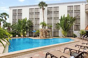 Doubletree by Hilton Fort Myers at Bell Tower Shops