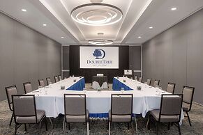 Doubletree by Hilton Fort Myers at Bell Tower Shops