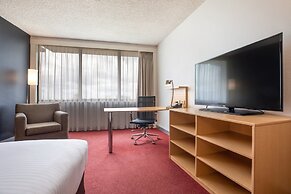 Holiday Inn Melbourne Airport by IHG