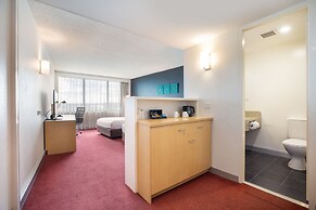 Holiday Inn Melbourne Airport by IHG