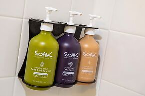 Holiday Inn Melbourne Airport by IHG