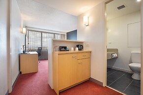 Holiday Inn Melbourne Airport by IHG