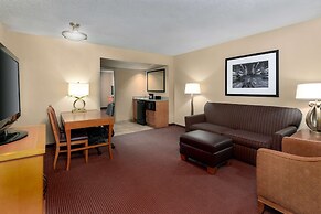 Embassy Suites by Hilton Kansas City International Airport