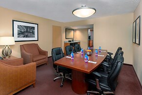 Embassy Suites by Hilton Kansas City International Airport