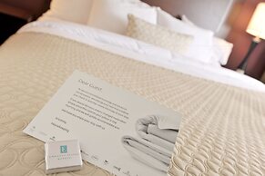 Embassy Suites by Hilton Kansas City International Airport