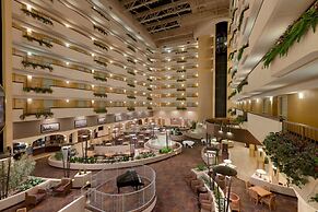Embassy Suites by Hilton Kansas City International Airport