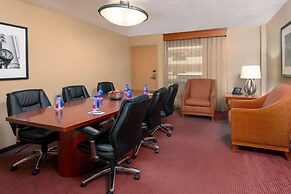 Embassy Suites by Hilton Kansas City International Airport