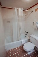 Lamplighter Inn & Suites - North