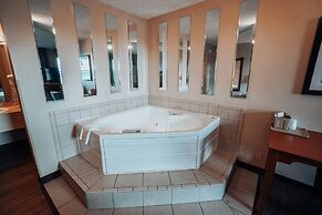 Lamplighter Inn & Suites - North