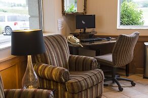 Lamplighter Inn & Suites - North