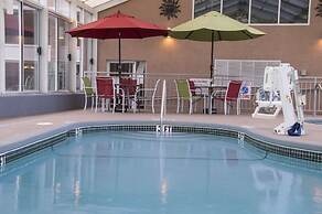Lamplighter Inn & Suites - North