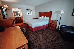 Lamplighter Inn & Suites - North