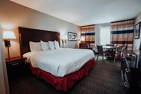 Lamplighter Inn & Suites - North
