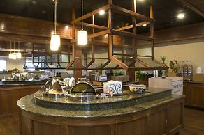 Lamplighter Inn & Suites - North