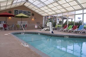 Lamplighter Inn & Suites - North