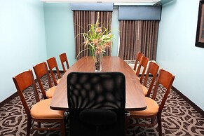 Copley Inn & Suites, Copley - Akron