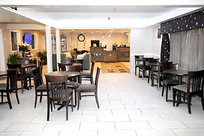 Copley Inn & Suites, Copley - Akron